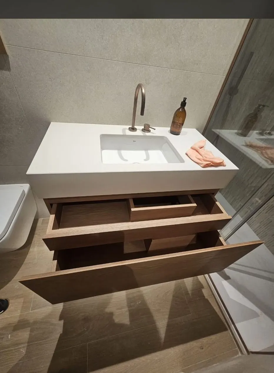 Mueble de baño suspendido