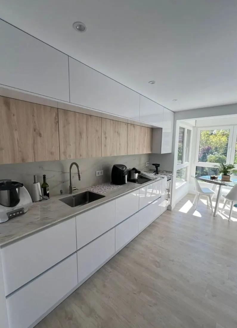 Cocina con office