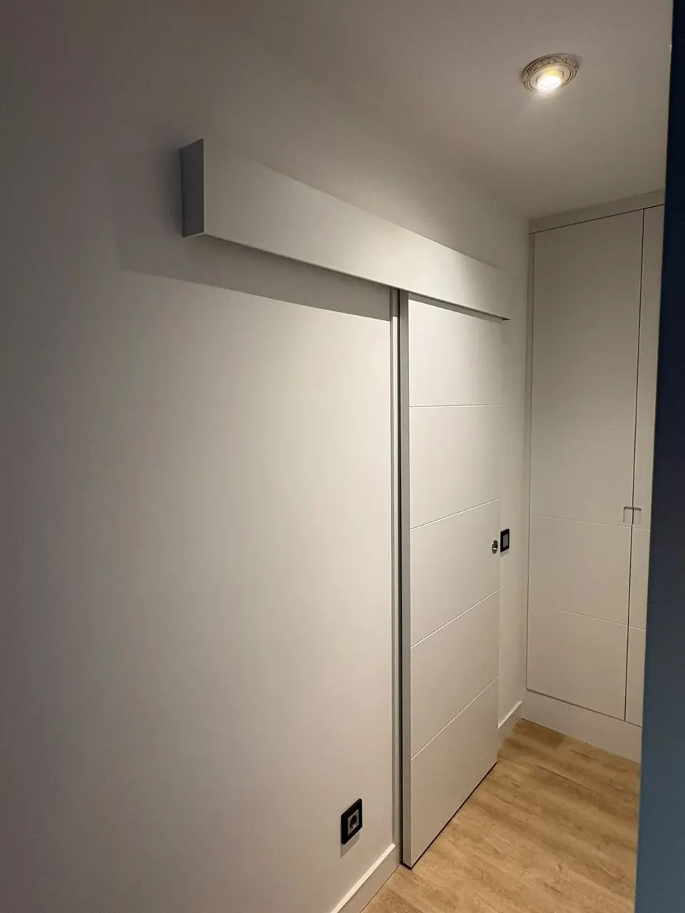 Puerta corredera de paso